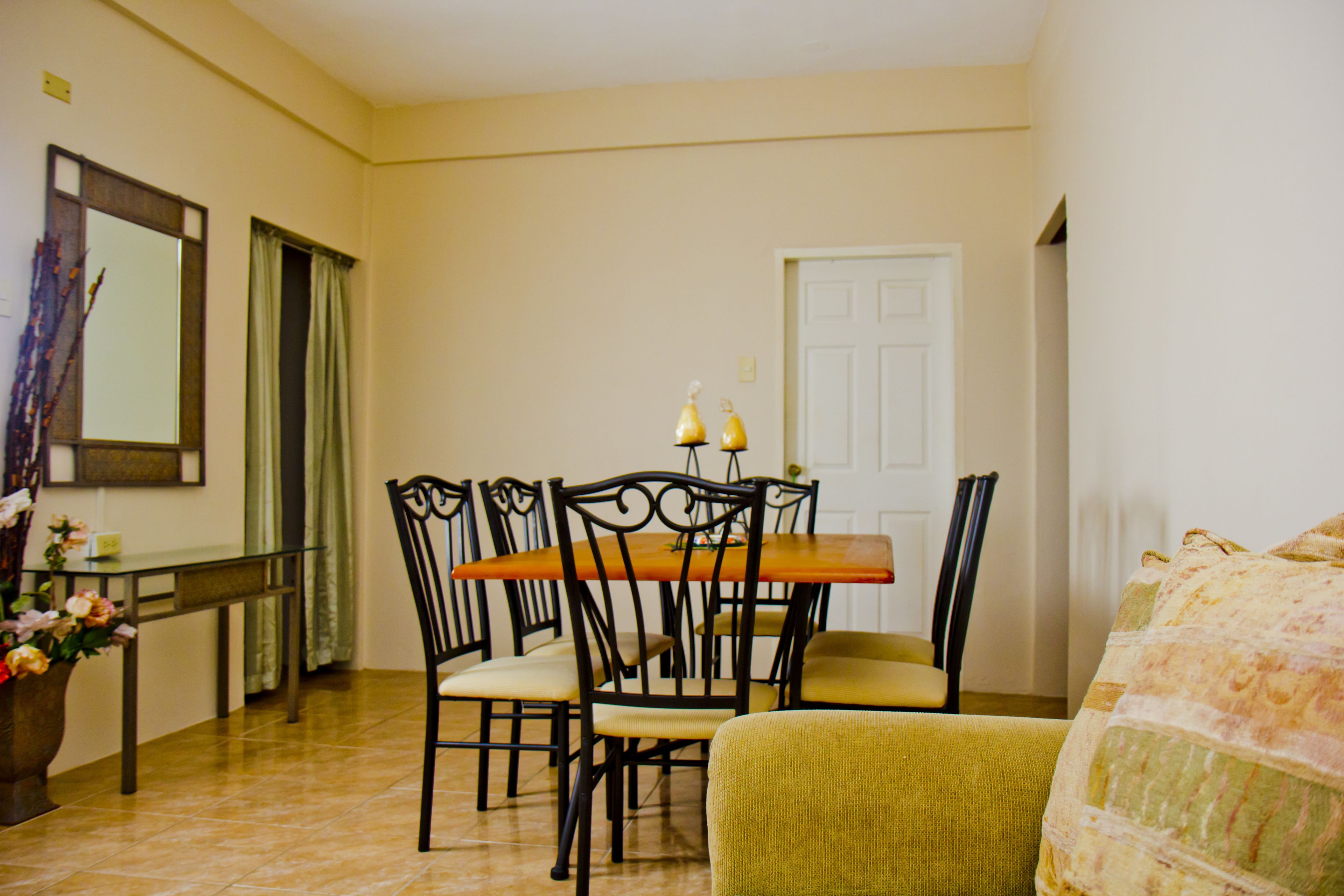 Departamento Prestigio, 2 habitaciones, cocina | 1 habitación, ropa de cama de alta calidad y escritorio 