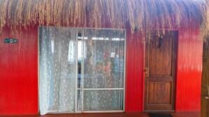 Exterior detail - Kaimana Inn Hotel Restaurant (Hanga Roa)