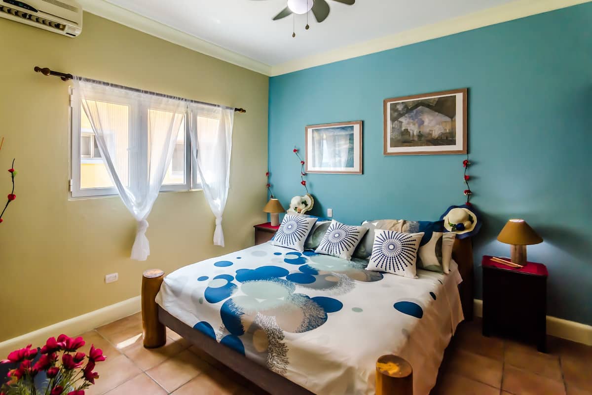 H 3 Penthouse | Desk, iron/ironing board, WiFi (free)