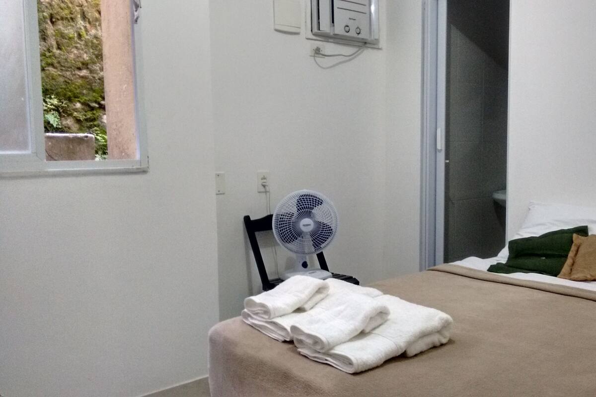 Soundproofing, free WiFi
