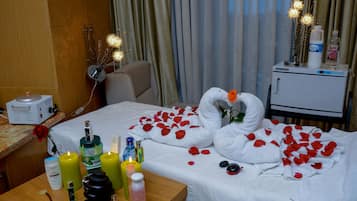 Sauna, steam room, hot springs/mineral springs, Turkish bath/hammam