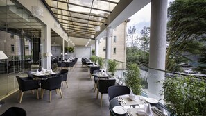 Bar (on property) - Royal Tulip Canaan Nairobi (Nairobi)