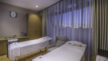 Sauna, Dampfbad, Thermalbad/Mineralquelle, Türkisches Bad/Hamam