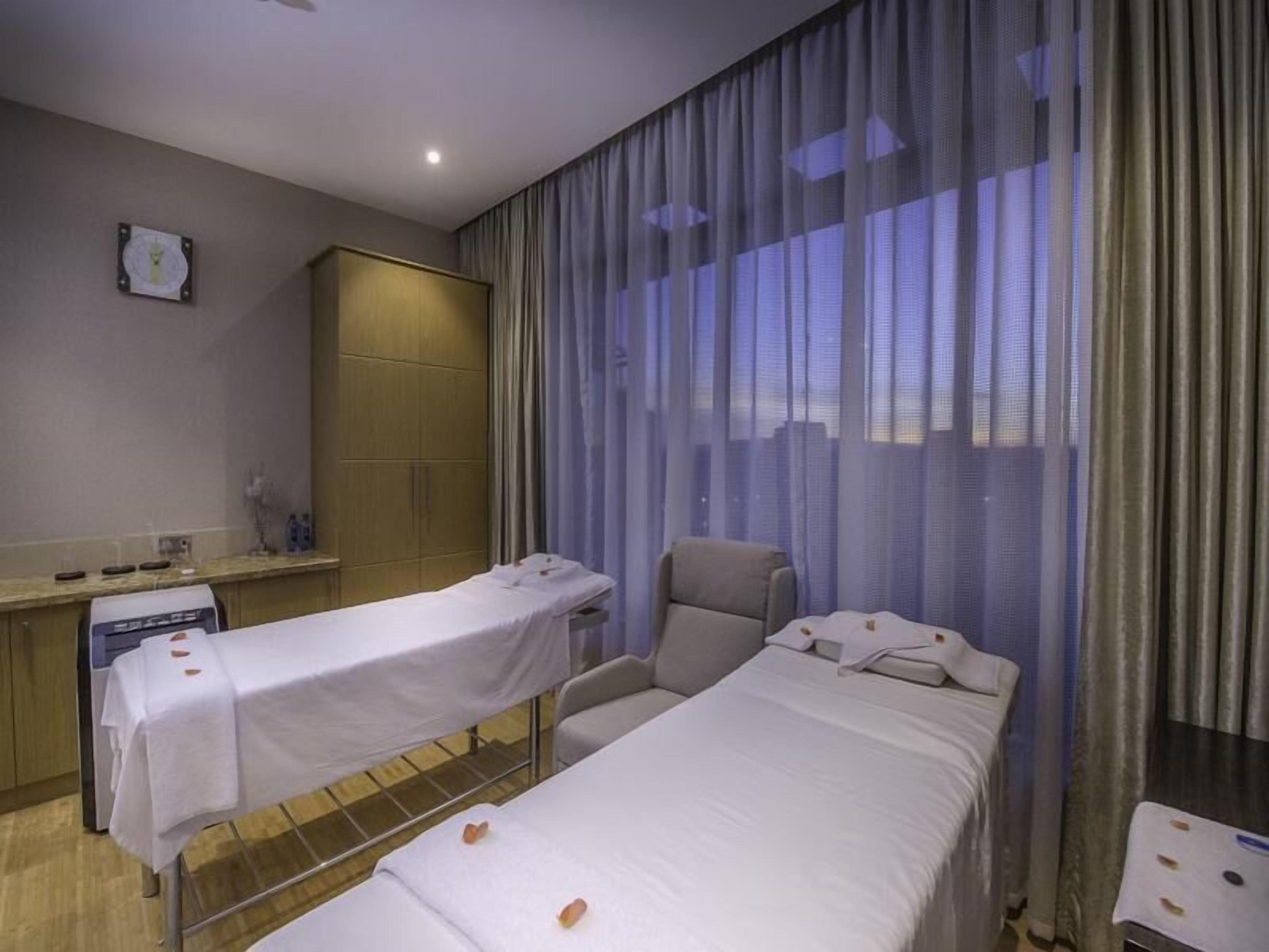 Sauna seca, sauna a vapor, fontes termais/minerais, banho turco/hammam