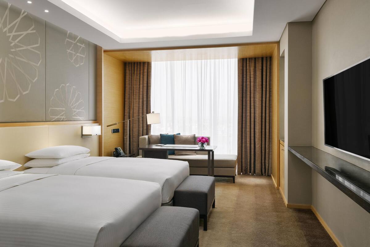 Hypo-allergenic bedding available, minibar, in-room safe, desk