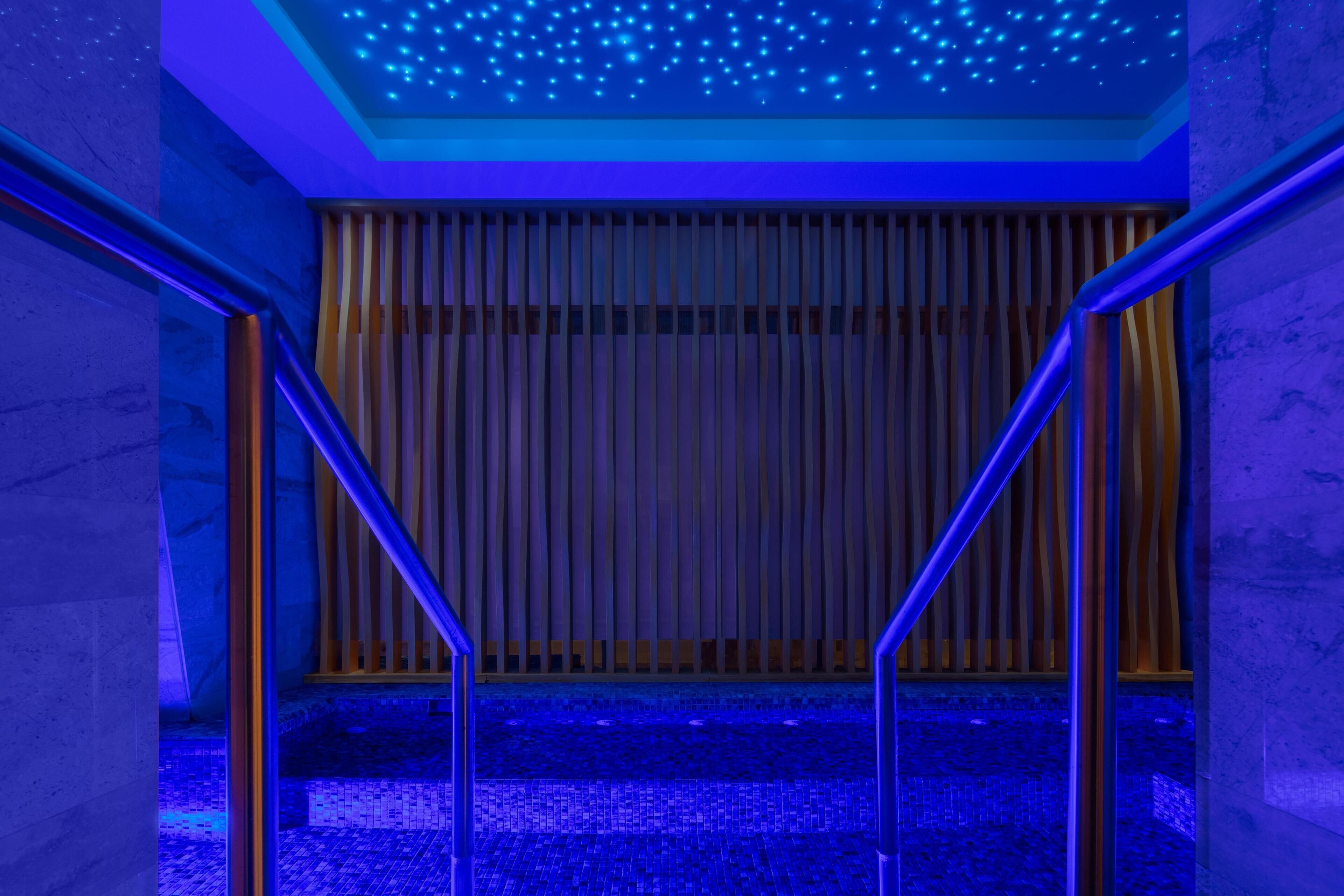 Sauna, hot tub, steam room, Turkish bath, body treatments, aromatherapy