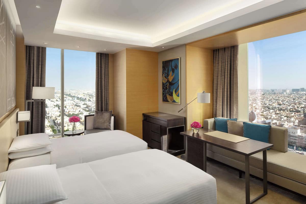 Hypo-allergenic bedding, minibar, in-room safe, desk
