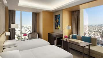 Hypo-allergenic bedding, minibar, in-room safe, desk