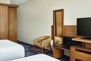 Desk, laptop workspace, iron/ironing board, free cots/infant beds - Fairfield Inn & Suites Sheridan (Sheridan)