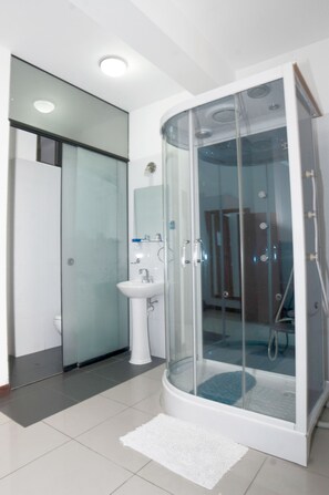 Classic Room | Bathroom - MC Hotel Ica (Ica)