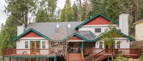 Premium Villa, 3 Bedrooms, Mountain View, Mountainside | 3 bedrooms, premium bedding, iron/ironing board, travel crib