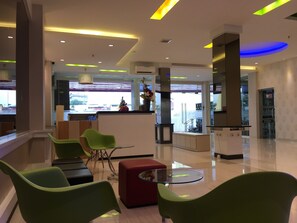 Lobby sitting area - Msquare Hotel (Palembang)