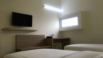 Standaard Twin kamer | Een bureau, extra bedden, gratis wifi, beddengoed