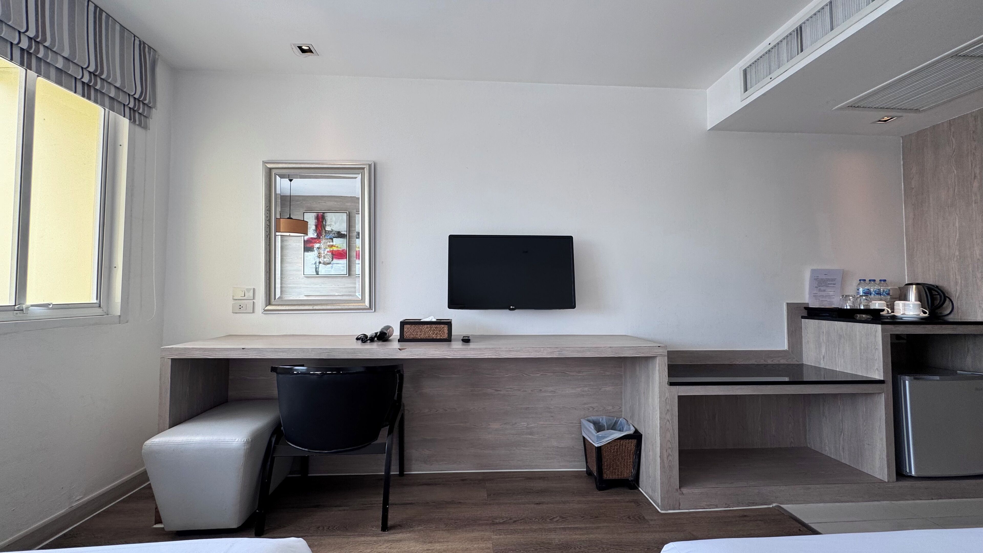 triple room | television