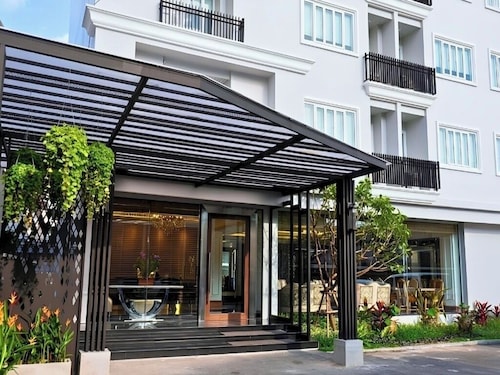 Methavalai Residence