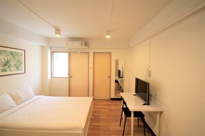 Standard Studio | 책상, 무료 WiFi