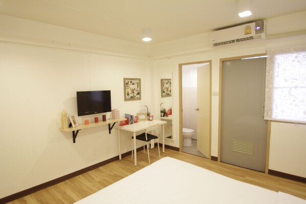 Standard Studio | 책상, 무료 WiFi