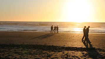 På stranden