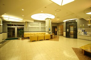 Interior entrance - Rishiri Marine Hotel (Rishifuji)