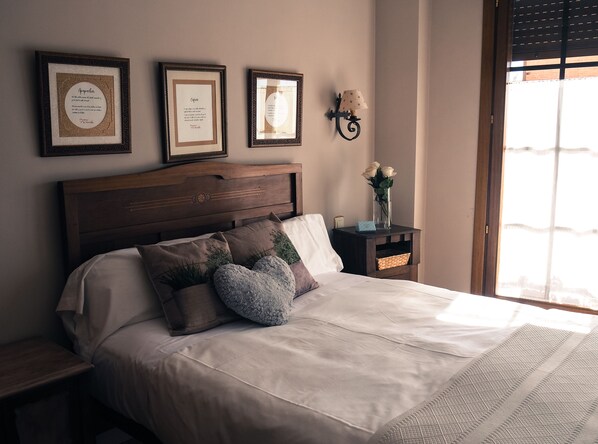 書桌、熨斗/熨衣板、免費搖籃/嬰兒床、免費無線上網