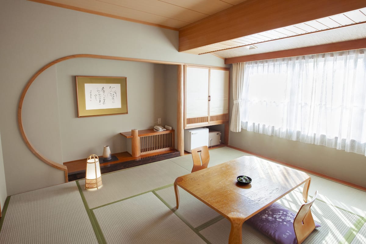 Premium bedding, in-room safe, desk, free WiFi