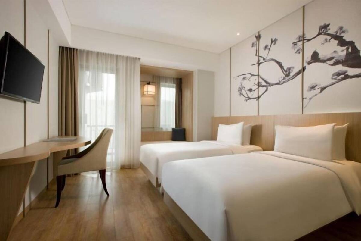 In-room safe, desk, soundproofing, iron/ironing board