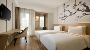 In-room safe, desk, soundproofing, iron/ironing board