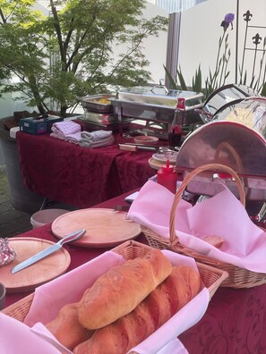 Lunch and dinner served  - Hotel Corsten - Home of Lukes Steaks & More - Heinsberg (Heinsberg)