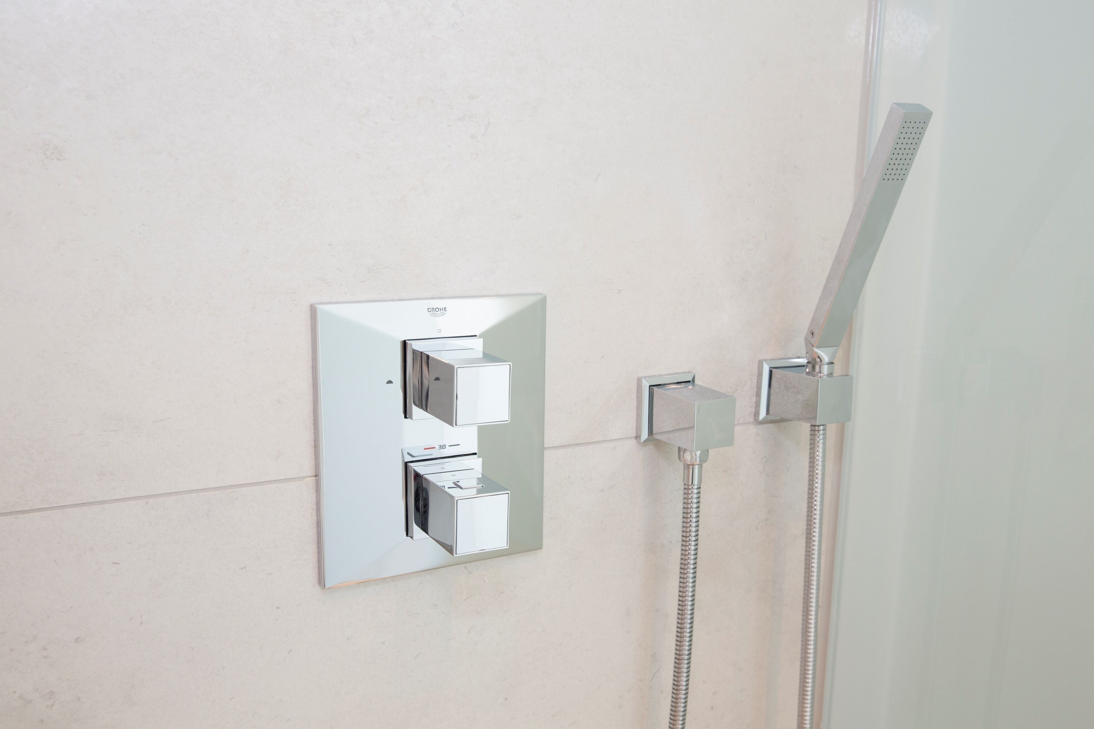 rooftop suite with private roof terrace | bathroom | shower, free toiletries, hair dryer, towels