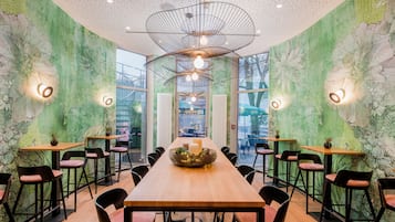 Aperto a pranzo e cena, cucina indiana