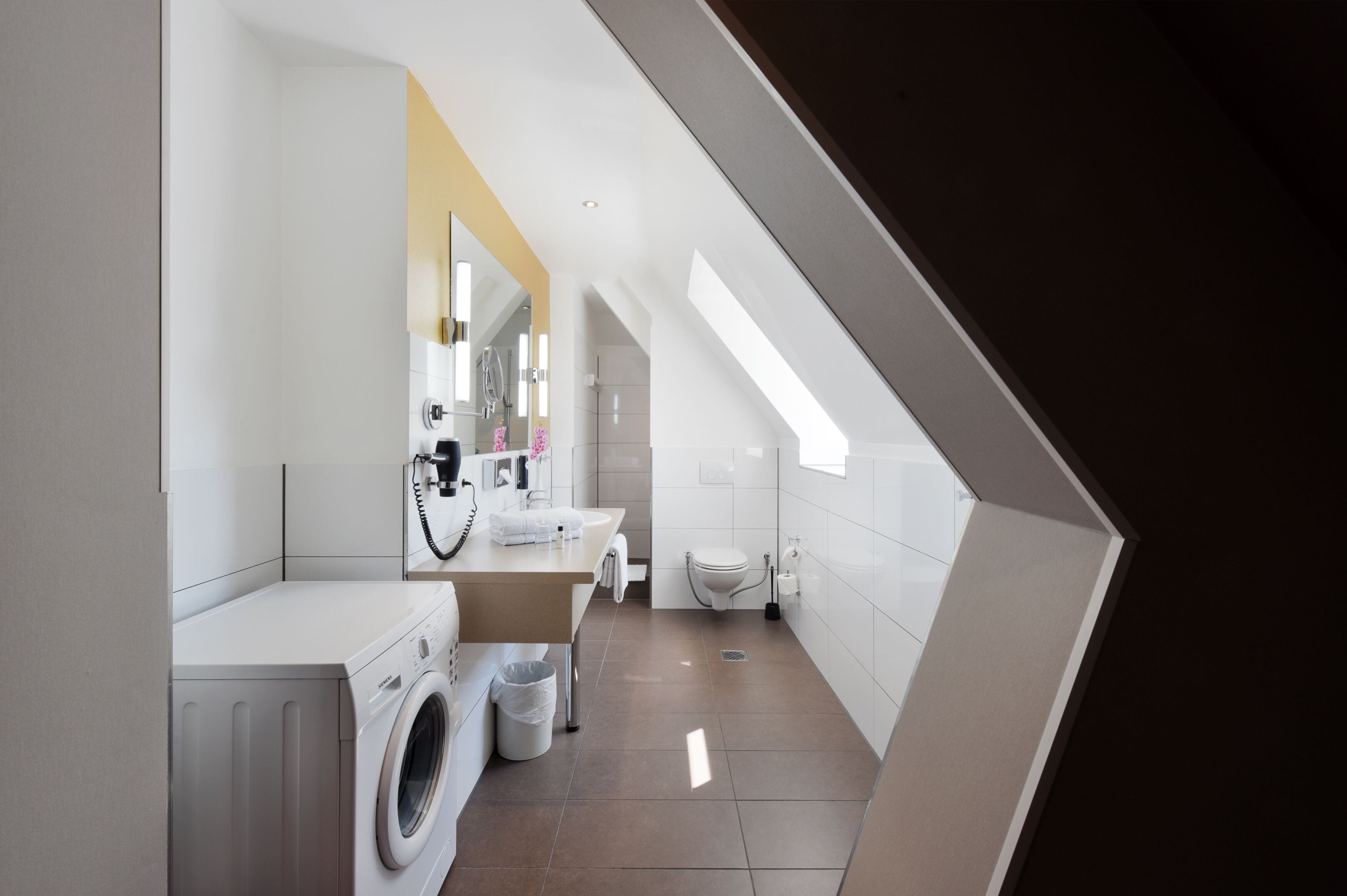 apartment (4 persons) | bathroom | shower, free toiletries, hair dryer, towels