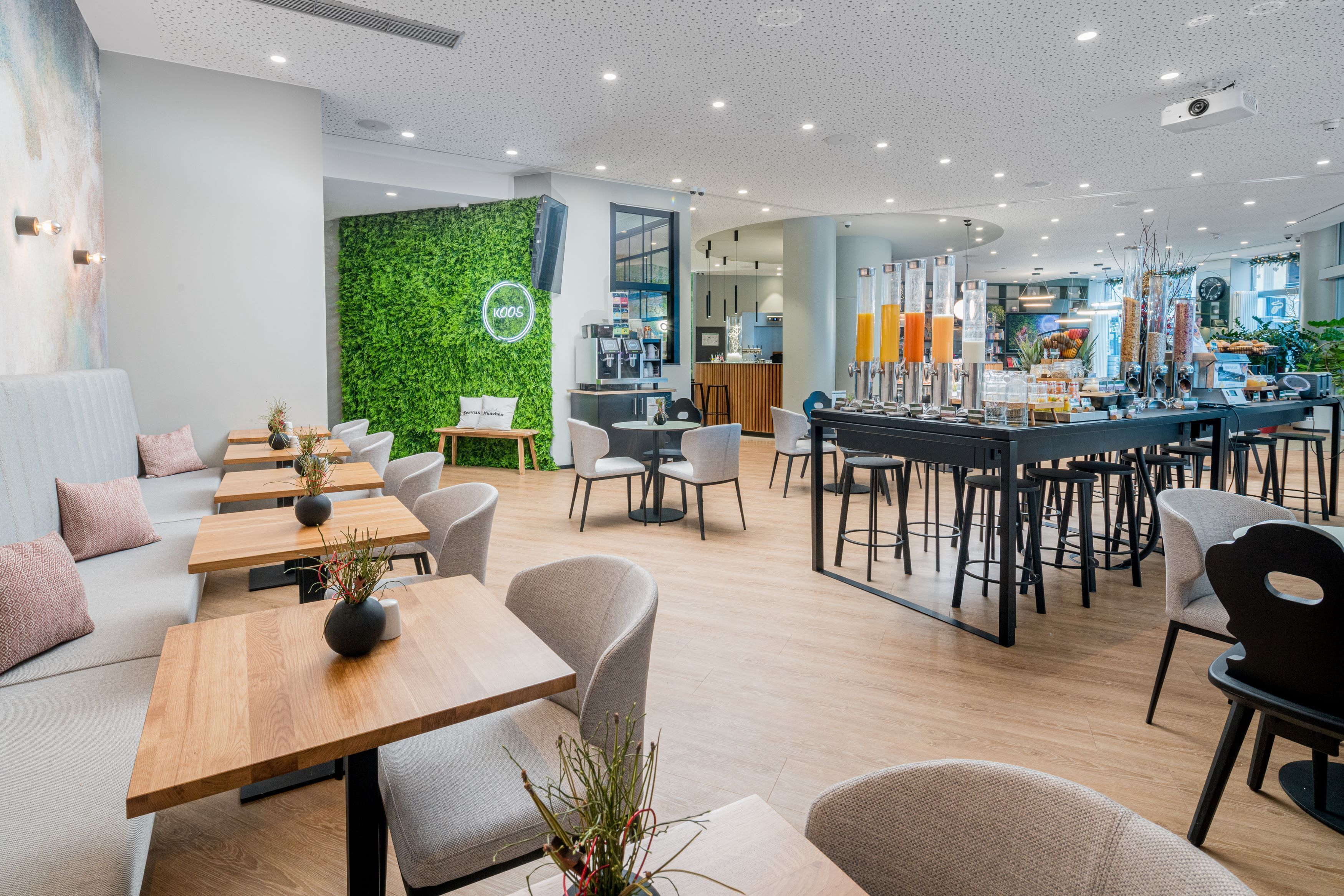 daily cooked-to-order breakfast (eur 23 per person)