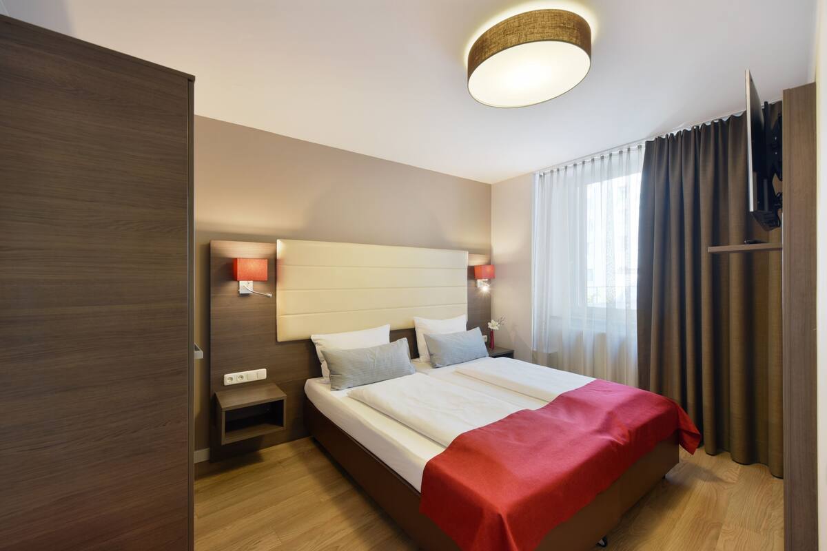 Two-Room Apartment (One Living Room and One Bedroom)