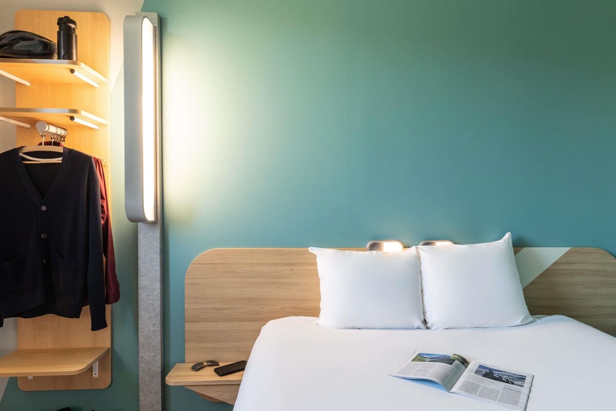 Double Room | Premium bedding, desk, blackout curtains, soundproofing