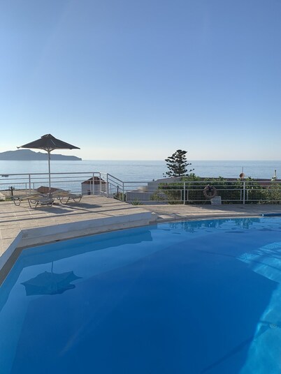 Terpsichori Villa & Apartments