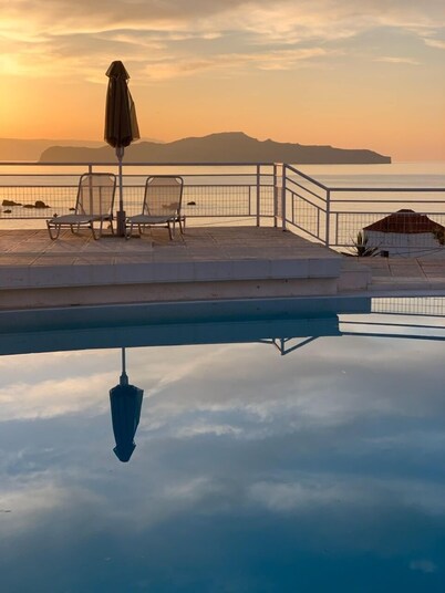 Terpsichori Villa & Apartments