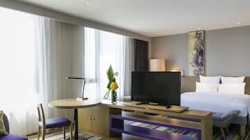 Junior Suite, 1 King Bed | Minibar, in-room safe, desk, laptop workspace