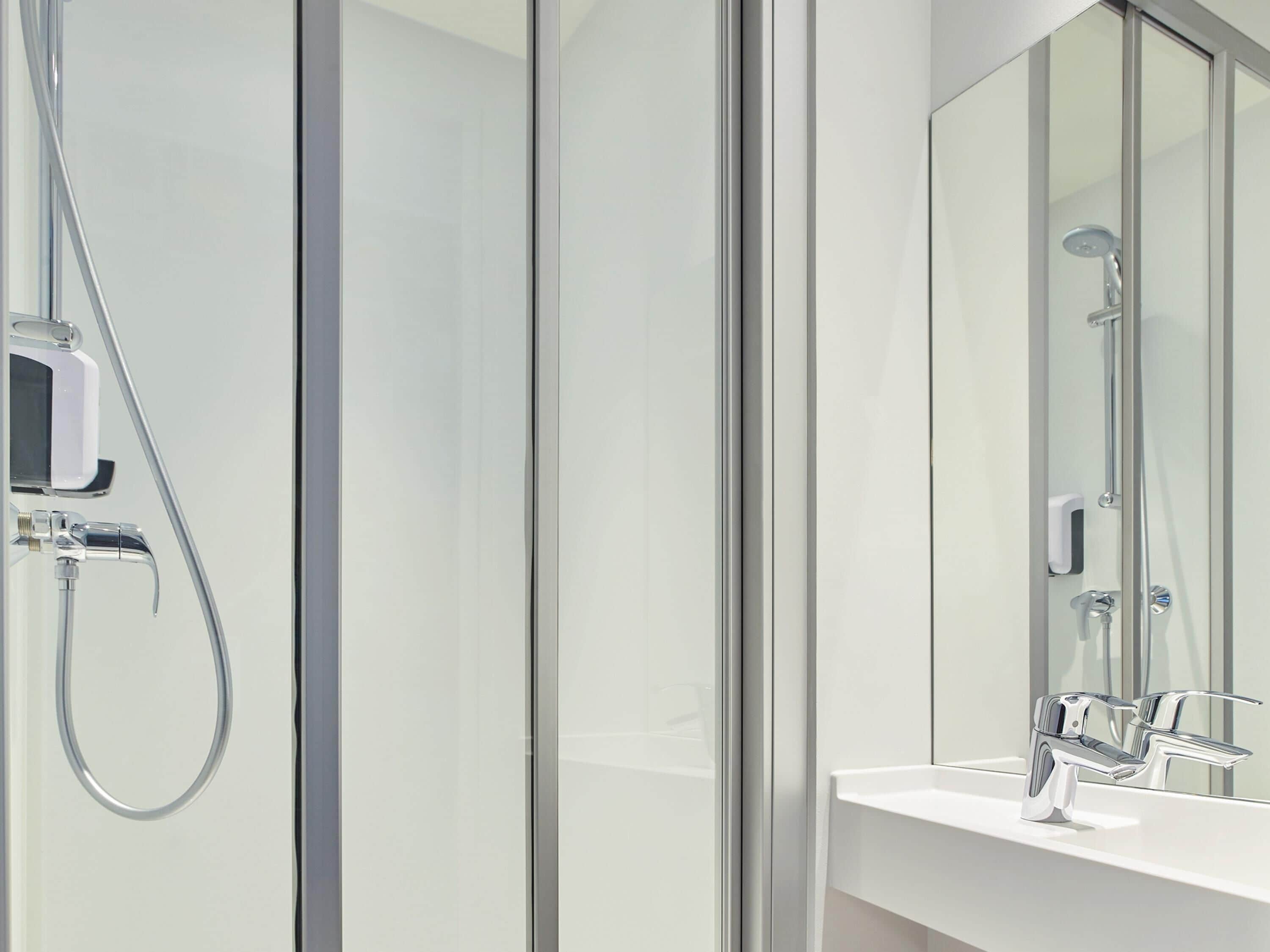 Habitación, 1 cama doble, baño privado (Cabrio) | Escritorio y wifi gratis