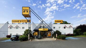 Mặt tiền nơi lưu trú