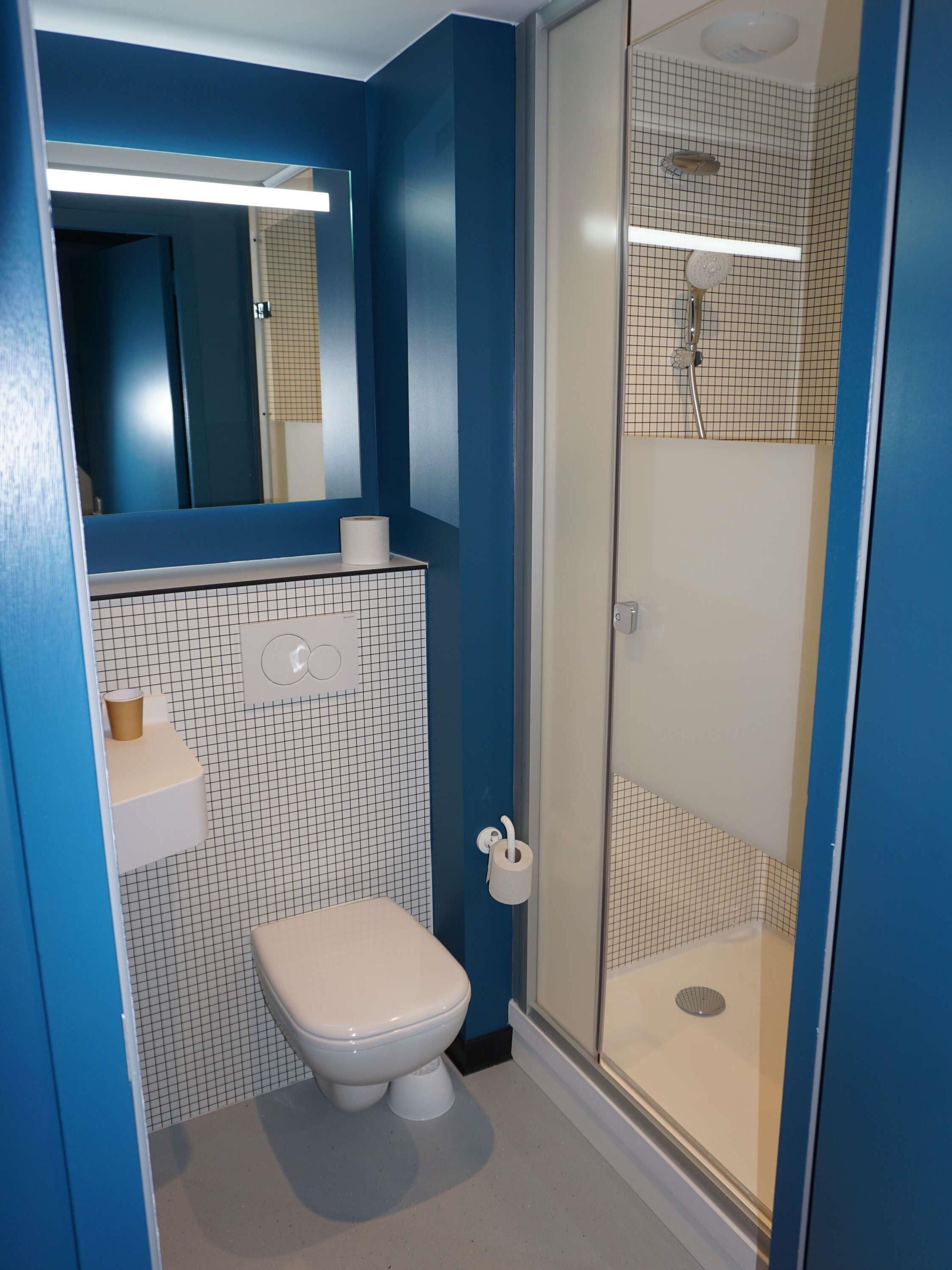 room, 1 double bed | desk, free cots/infant beds, free wifi, bed sheets