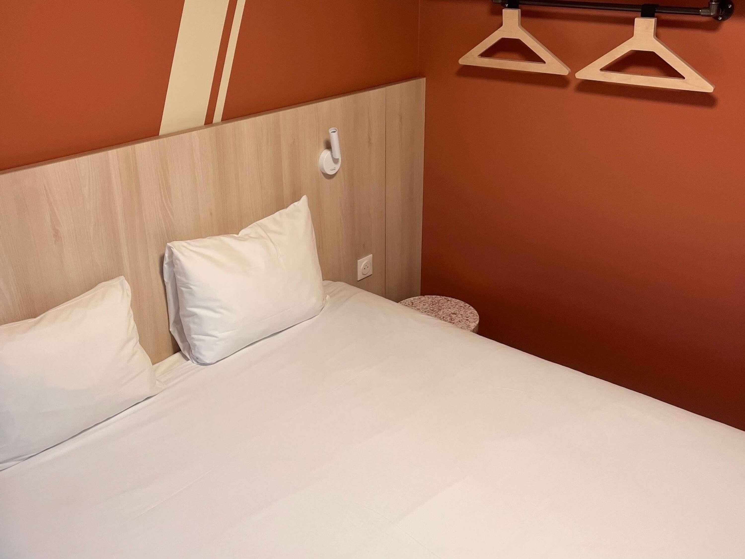 room, 1 double bed | desk, free cots/infant beds, free wifi, bed sheets