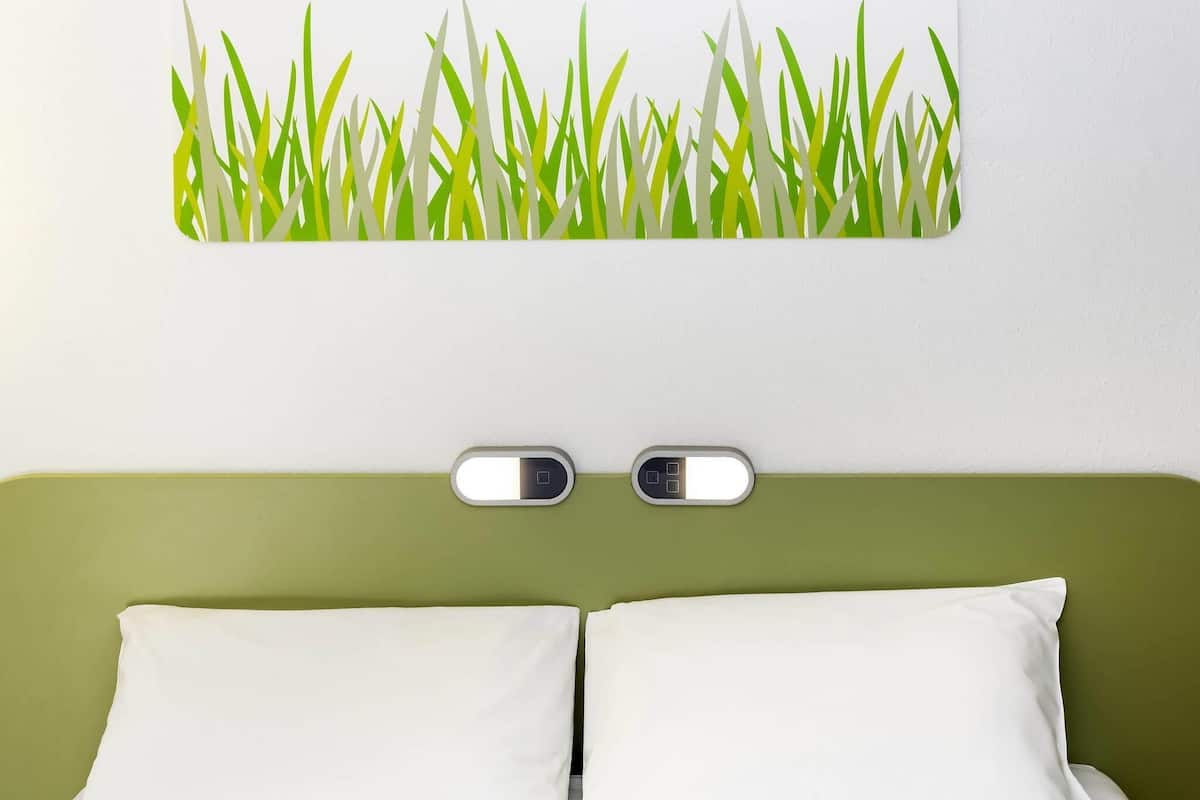 Family Room, 2 Double Beds | Premium bedding, desk, free WiFi, bed sheets