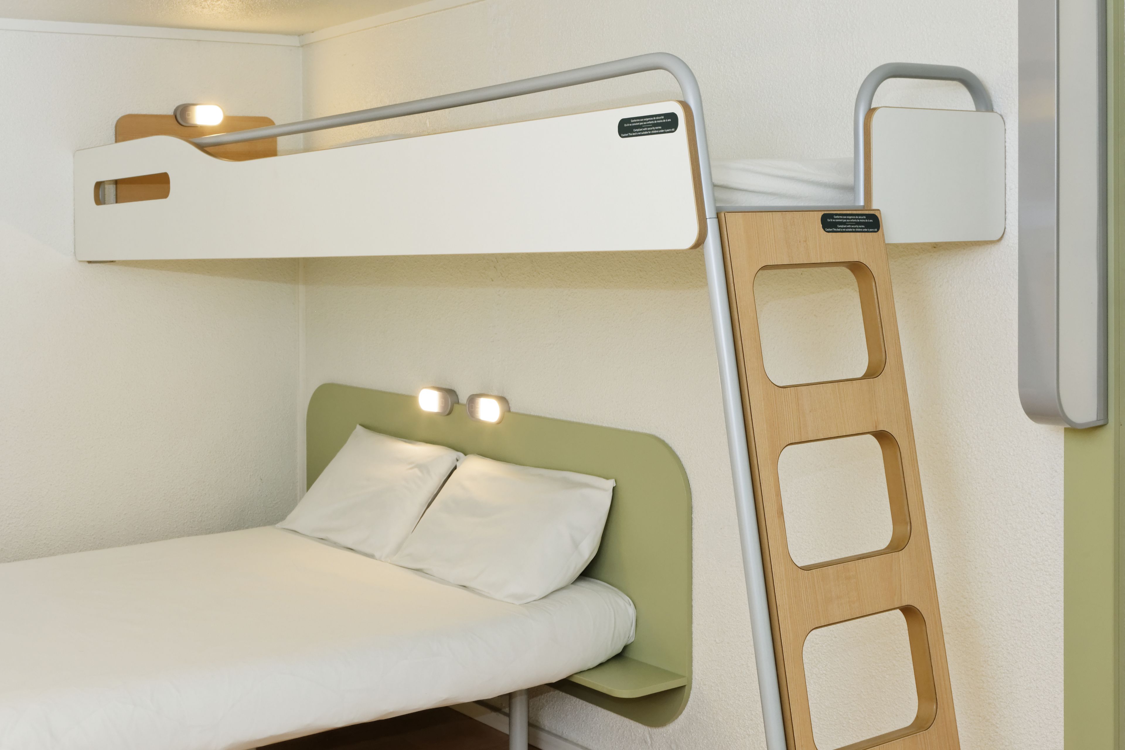 triple room, multiple beds | premium bedding, desk, free wifi, bed sheets