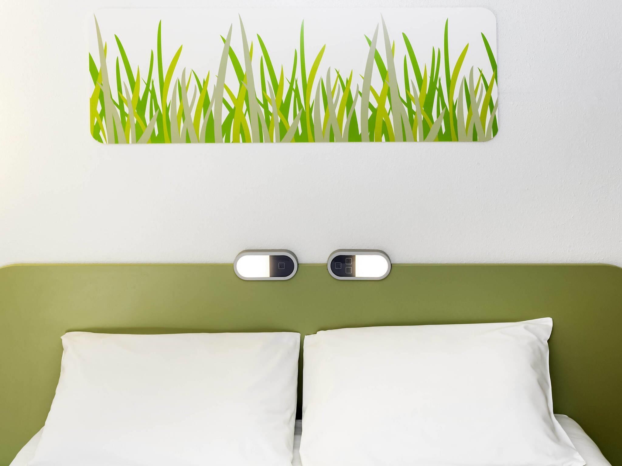 Quarto família, 2 camas de casal | Roupas de cama premium, escrivaninha, Wi-Fi de cortesia, roupa de cama