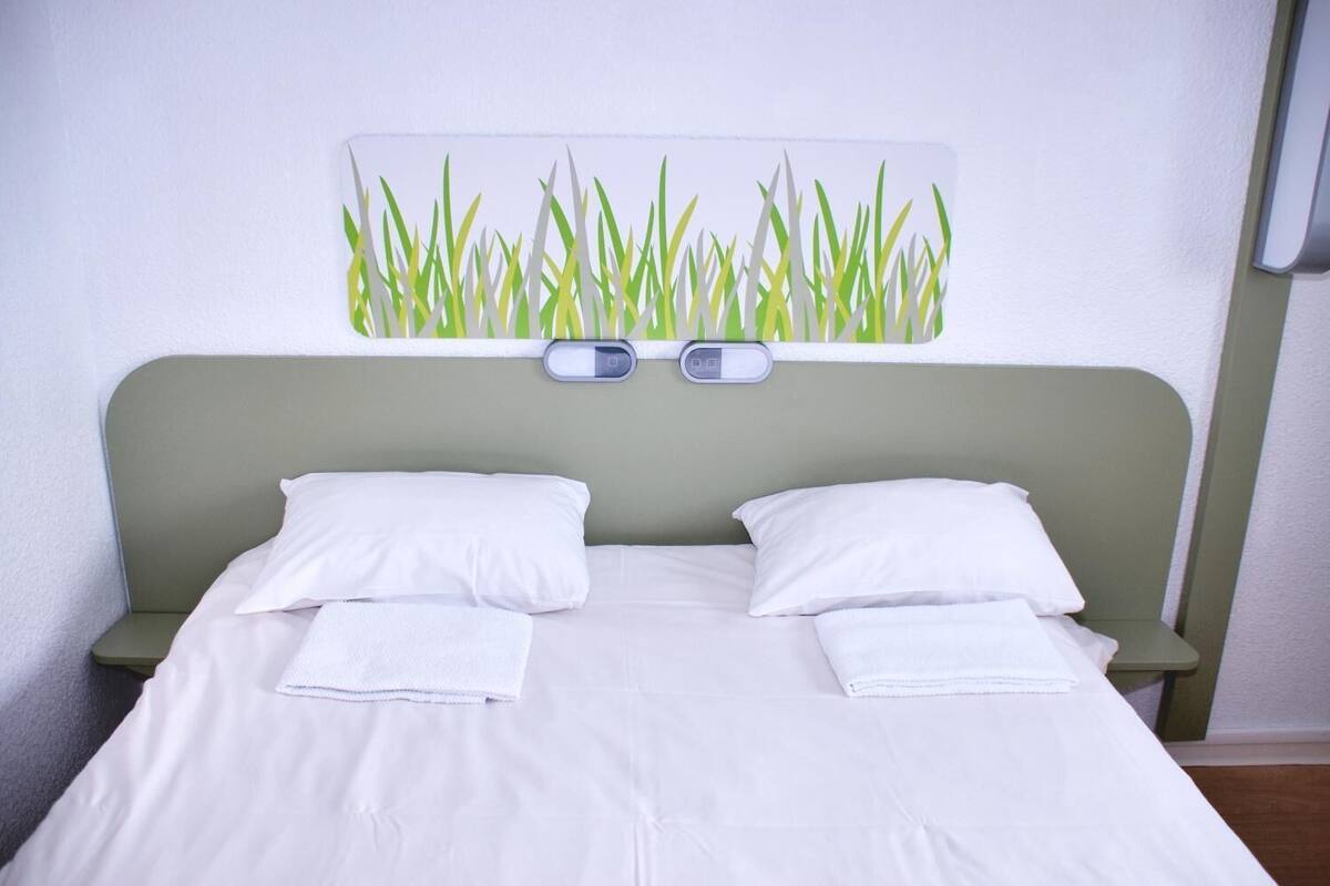 Desk, free WiFi, bed sheets