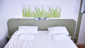 Bureau, Wi-Fi gratuit, draps fournis