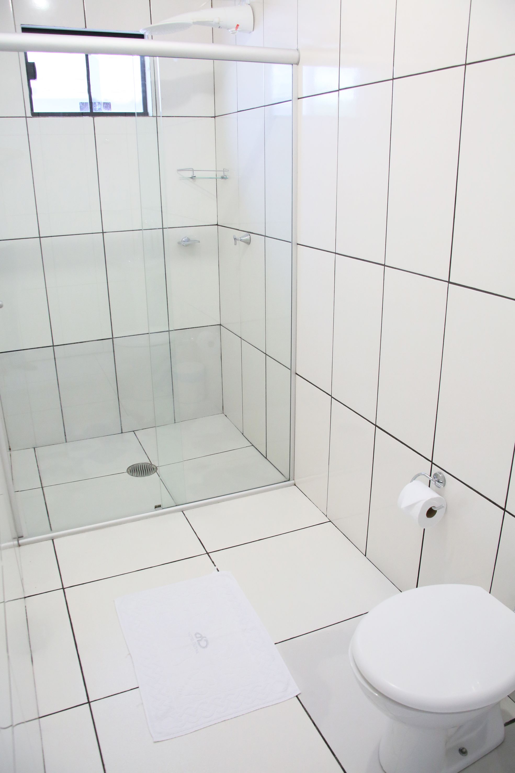 standard single room | minibar, desk, bed sheets, wheelchair access