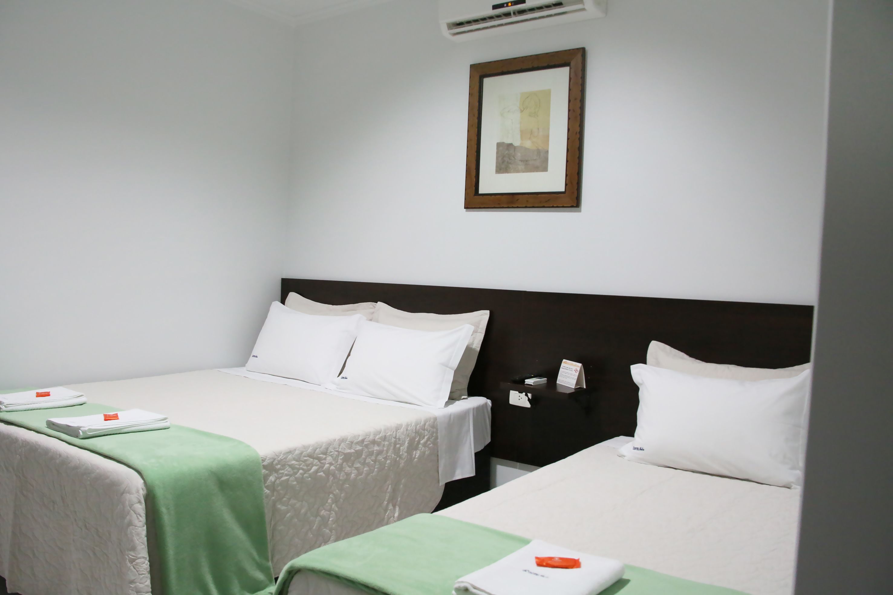 standard twin room | minibar, desk, bed sheets, wheelchair access