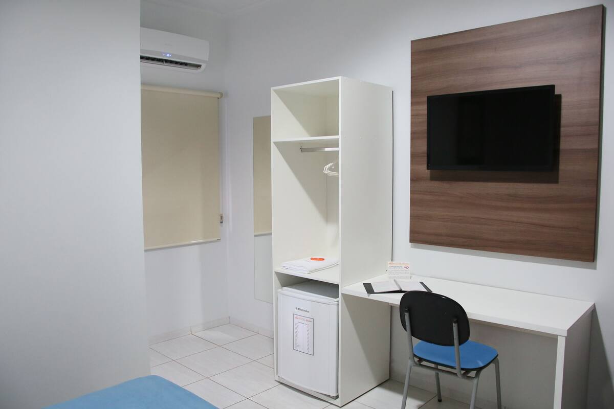 Standard Double Room | Minibar, desk, bed sheets