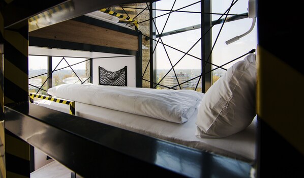 Hypo-allergenic bedding, soundproofing, free cots/infant beds, free WiFi